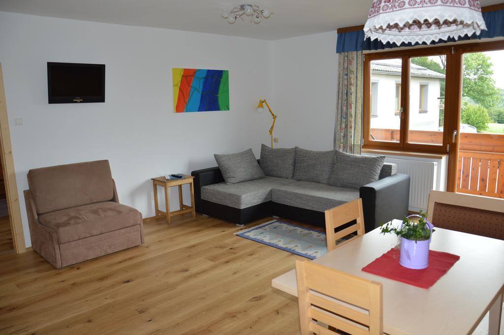 Ferienwohnung Biobauernhof Wolf-Hof Pressbaum Zimmer foto
