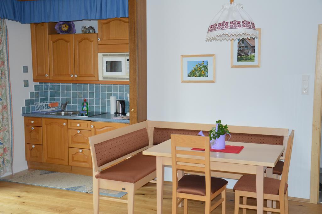Ferienwohnung Biobauernhof Wolf-Hof Pressbaum Zimmer foto