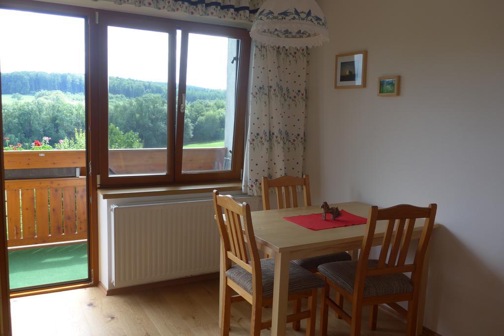 Ferienwohnung Biobauernhof Wolf-Hof Pressbaum Exterior foto