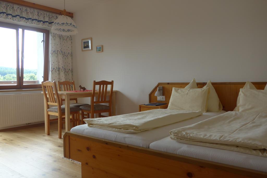 Ferienwohnung Biobauernhof Wolf-Hof Pressbaum Zimmer foto